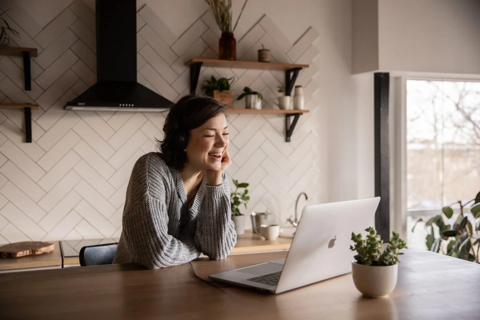 Doing business online: why it definitely wins today